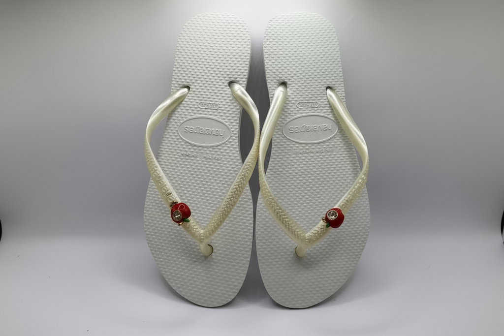 Diamond Flip Flop white with Apple details
