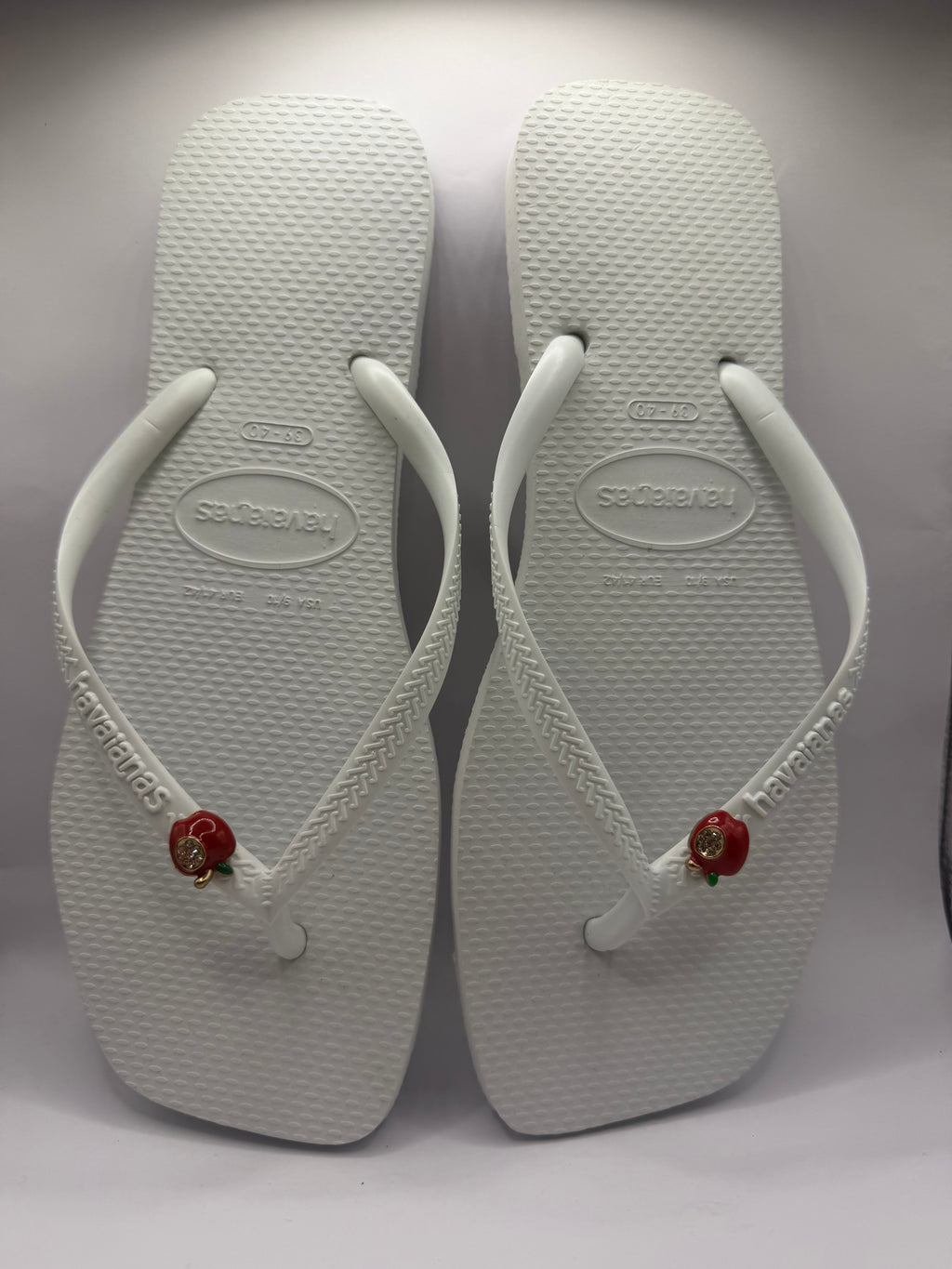 Diamond Flip Flop Square with Apple Detalis White